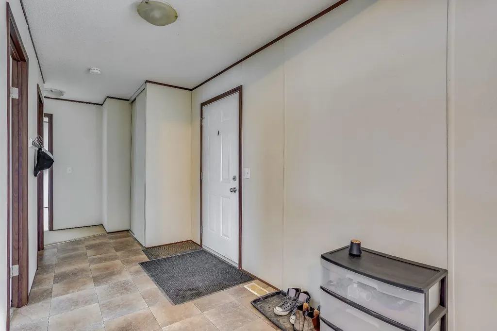 292 Greenwich Lane Fort Mcmurray AB T9H3Z3
