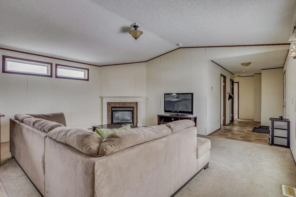 292 Greenwich Lane Fort Mcmurray AB T9H3Z3