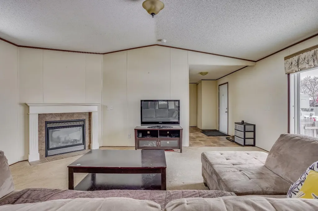 292 Greenwich Lane Fort Mcmurray AB T9H3Z3
