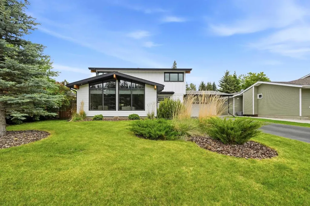 65 Selkirk Boulevard Red Deer AB T4N 0G5