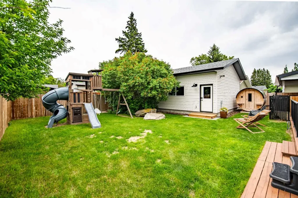 65 Selkirk Boulevard Red Deer AB T4N 0G5