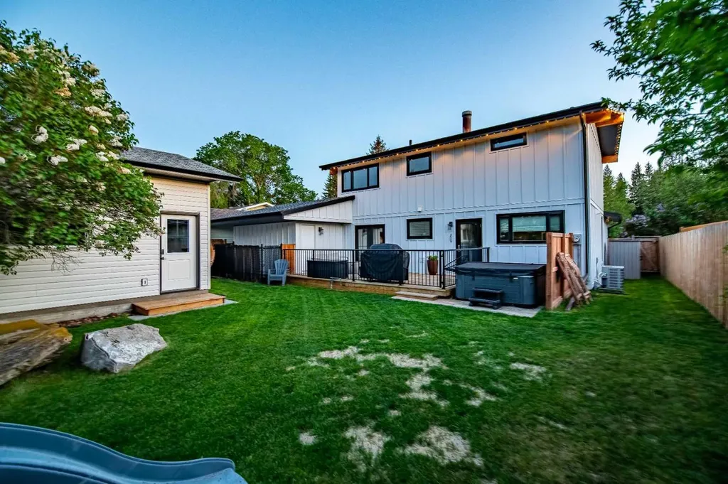 65 Selkirk Boulevard Red Deer AB T4N 0G5