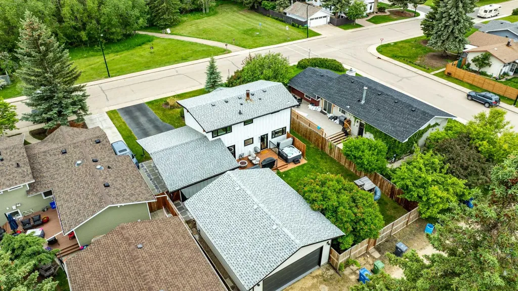 65 Selkirk Boulevard Red Deer AB T4N 0G5