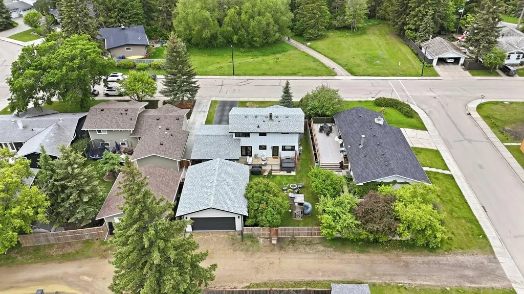 65 Selkirk Boulevard Red Deer AB T4N 0G5