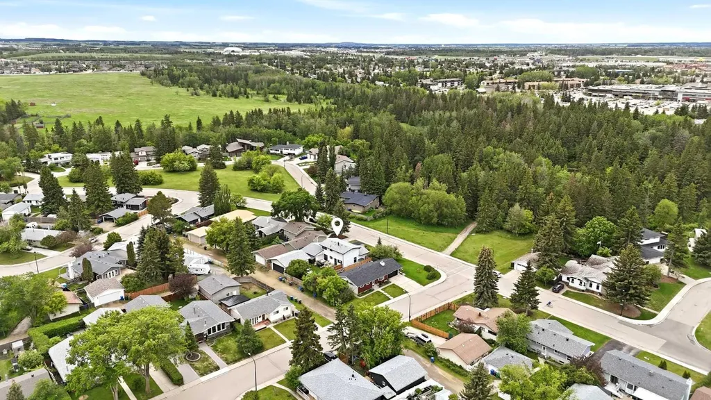 65 Selkirk Boulevard Red Deer AB T4N 0G5