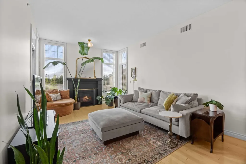 2121 98 Avenue SW Calgary AB T2V 4S6