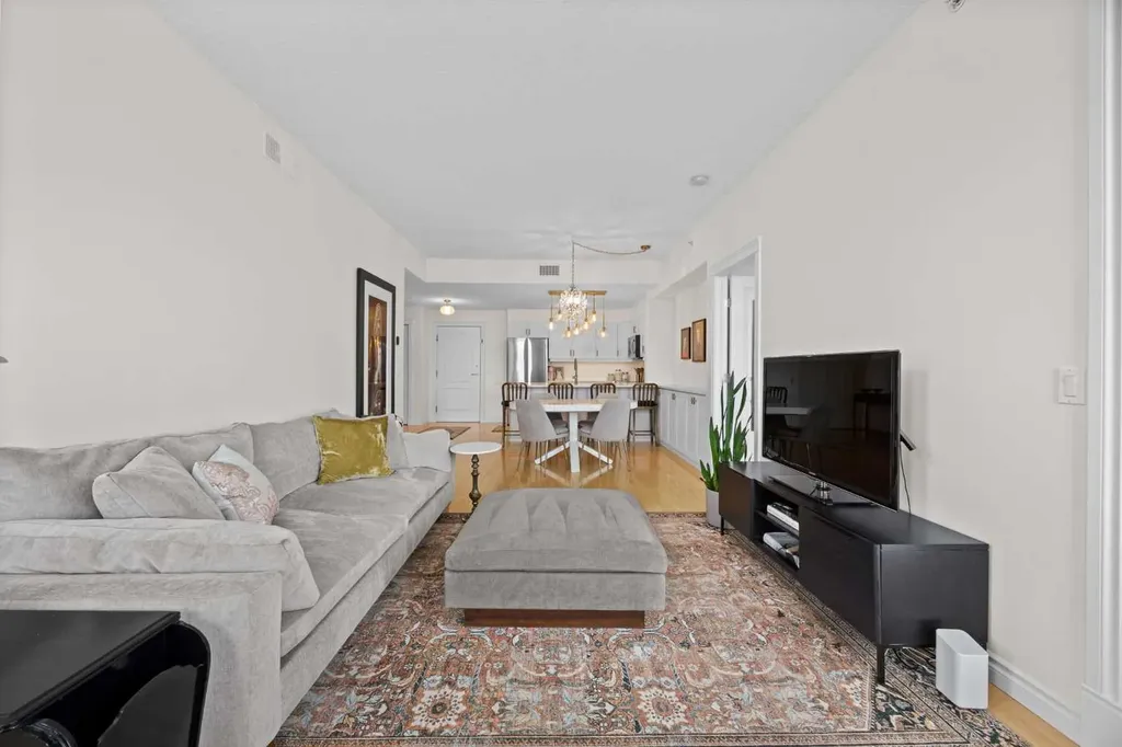 2121 98 Avenue SW Calgary AB T2V 4S6