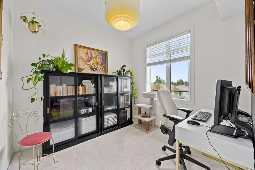 2121 98 Avenue SW Calgary AB T2V 4S6