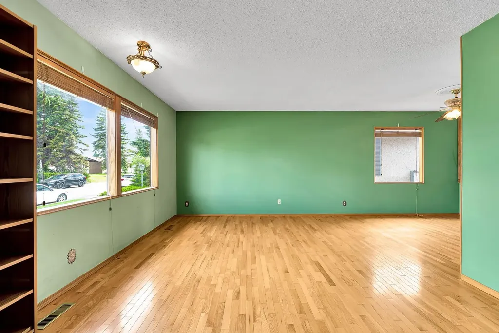 4127 Maryvale Road NE Calgary AB T2A 2T7