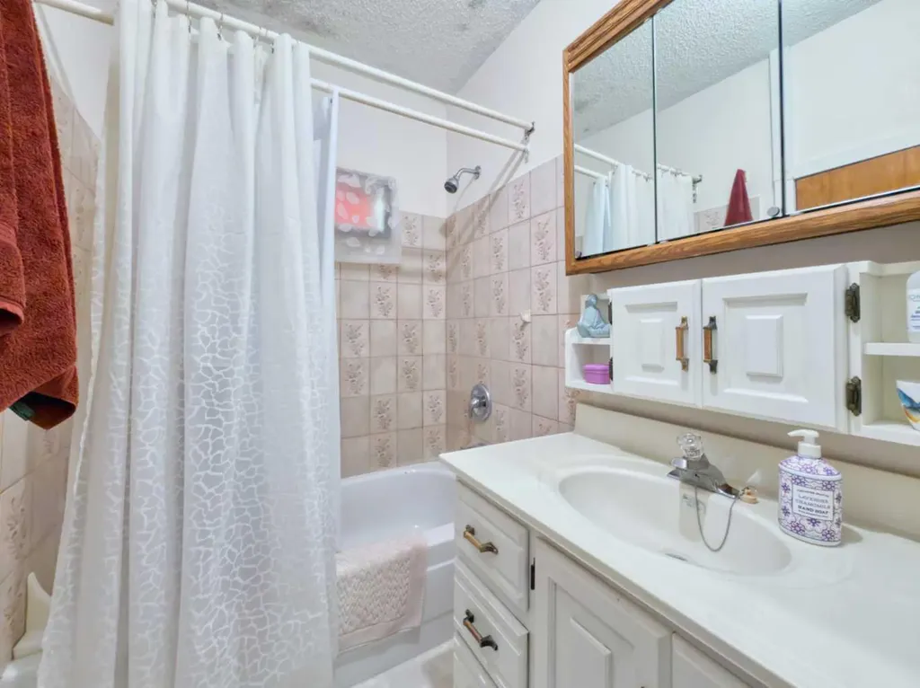 22830 6 Avenue Hillcrest AB T0K1C0