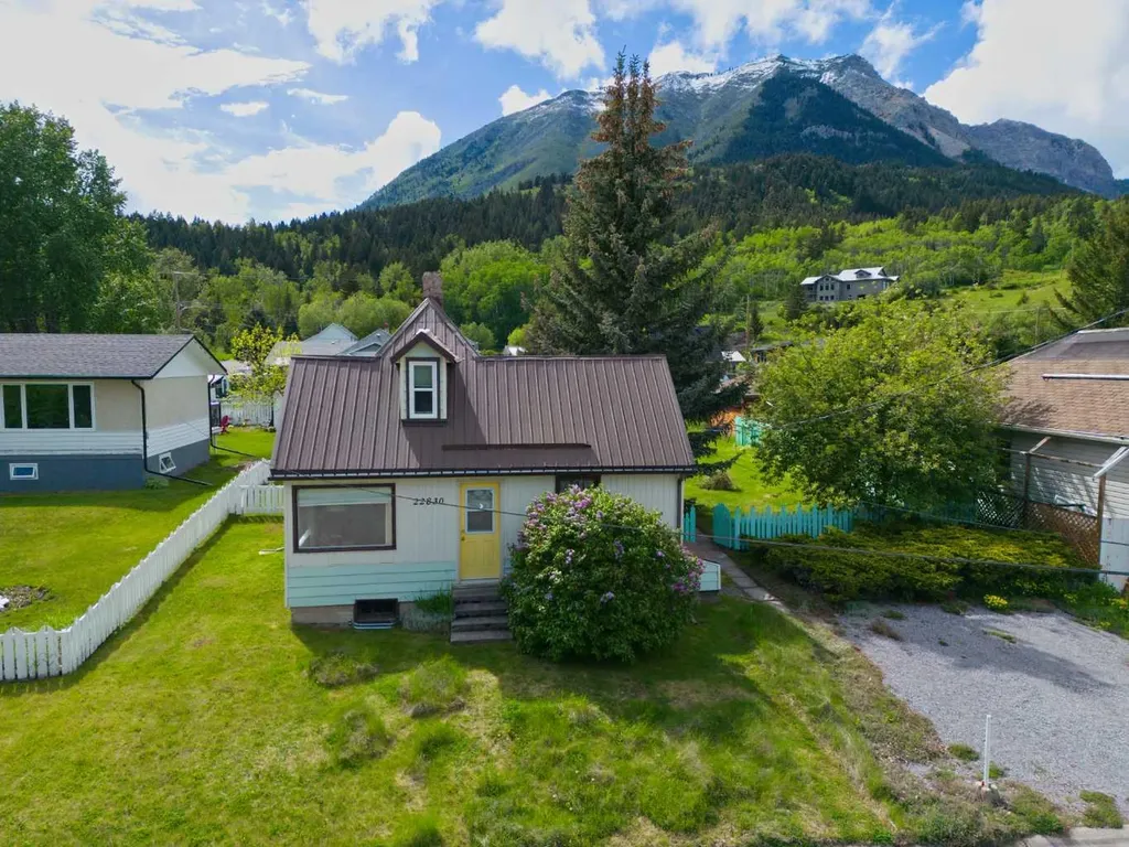 22830 6 Avenue Hillcrest AB T0K1C0
