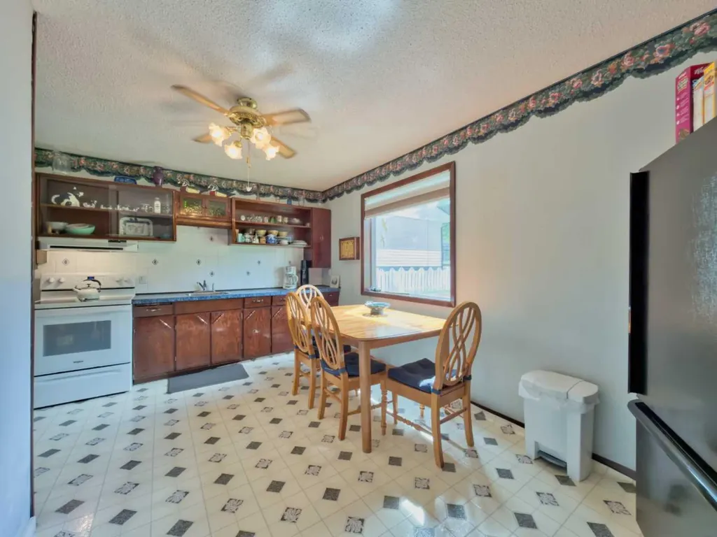 22830 6 Avenue Hillcrest AB T0K1C0
