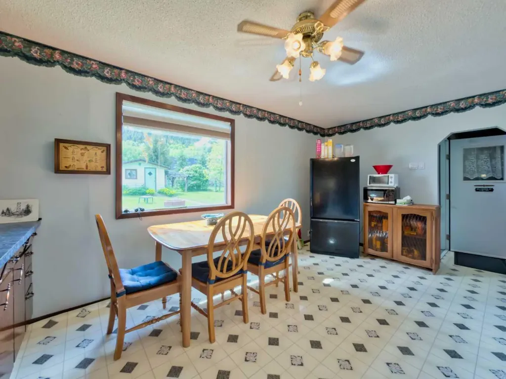 22830 6 Avenue Hillcrest AB T0K1C0