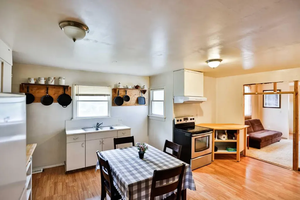 221 1 Street S Lomond AB T0L 1G0