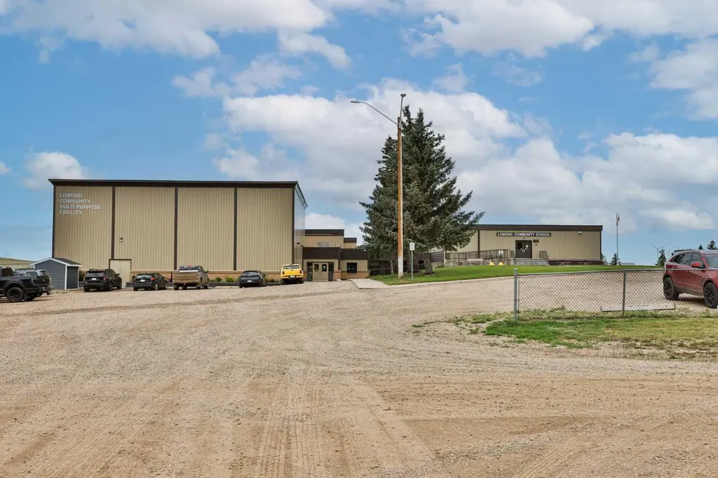 221 1 Street S Lomond AB T0L 1G0