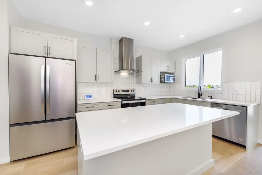 115 Huxland Road NE Calgary AB T2A5Z9