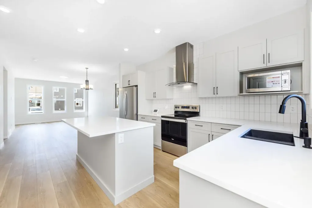 115 Huxland Road NE Calgary AB T2A5Z9