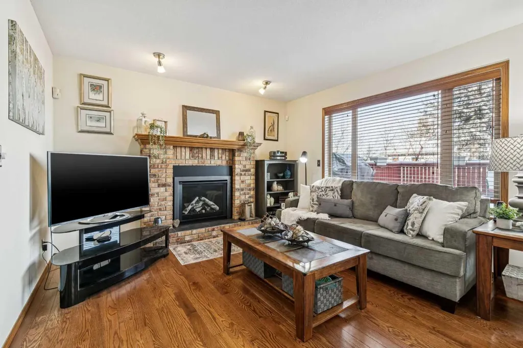 20 Macewan Ridge View NW Calgary AB T3K 3W2