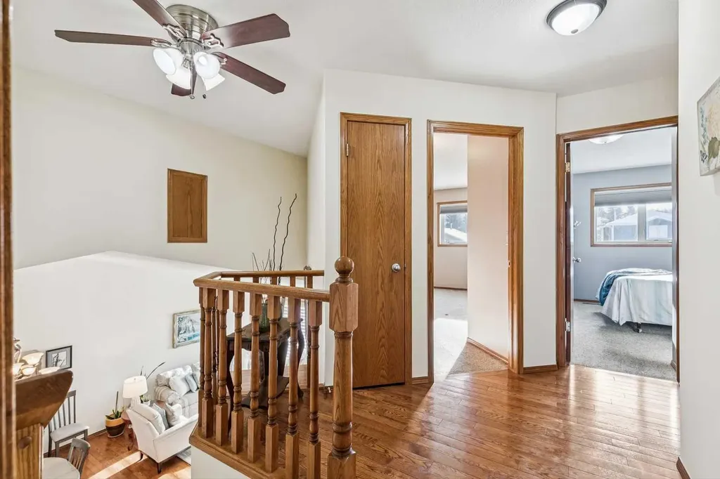 20 Macewan Ridge View NW Calgary AB T3K 3W2