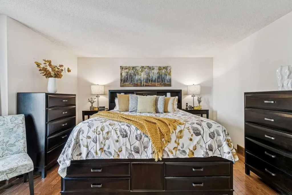 20 Macewan Ridge View NW Calgary AB T3K 3W2
