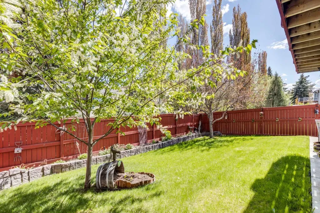 20 Macewan Ridge View NW Calgary AB T3K 3W2