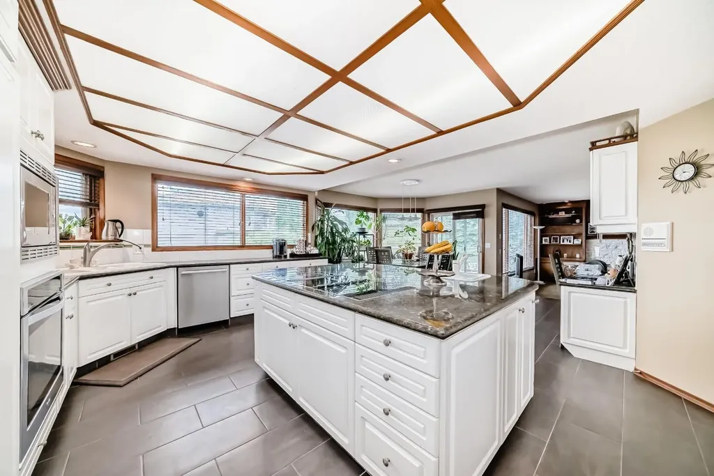 448 Mckenzie Lake Bay SE Calgary AB T2Z 2H4