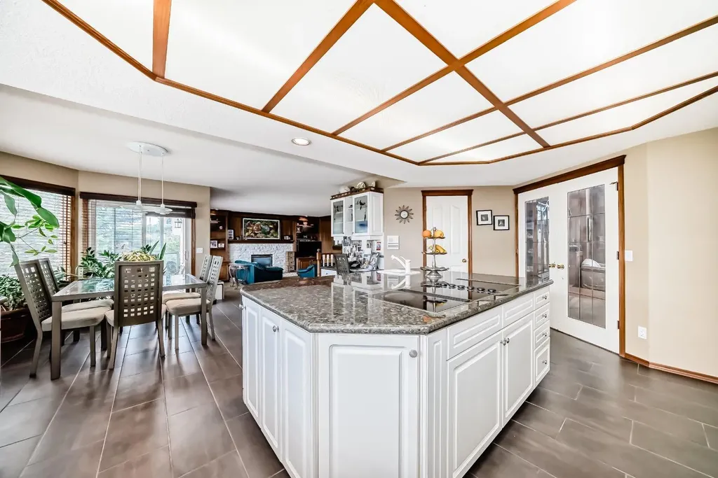 448 Mckenzie Lake Bay SE Calgary AB T2Z 2H4