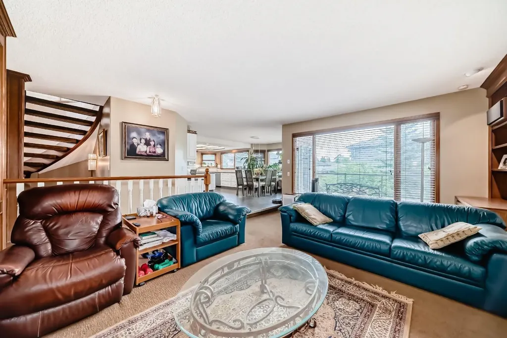 448 Mckenzie Lake Bay SE Calgary AB T2Z 2H4