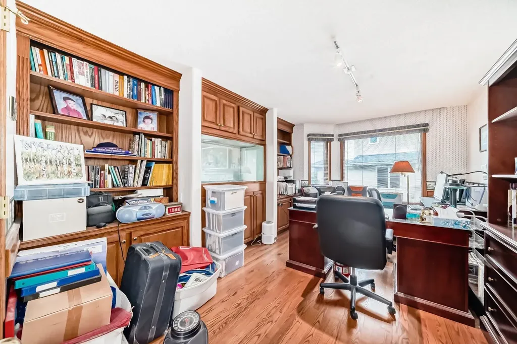 448 Mckenzie Lake Bay SE Calgary AB T2Z 2H4
