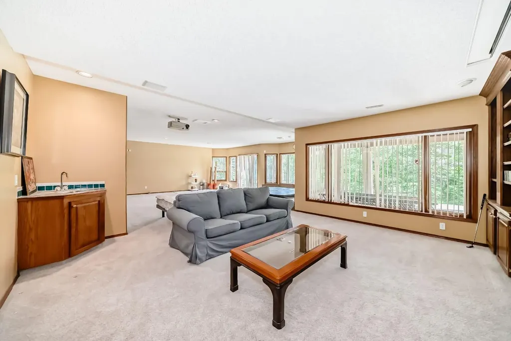 448 Mckenzie Lake Bay SE Calgary AB T2Z 2H4
