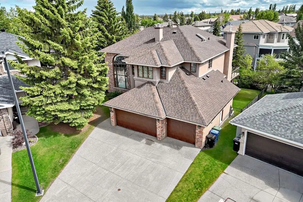 448 Mckenzie Lake Bay SE Calgary AB T2Z 2H4
