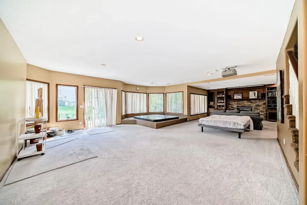 448 Mckenzie Lake Bay SE Calgary AB T2Z 2H4