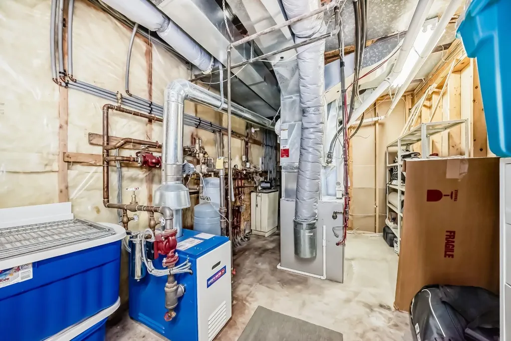 448 Mckenzie Lake Bay SE Calgary AB T2Z 2H4