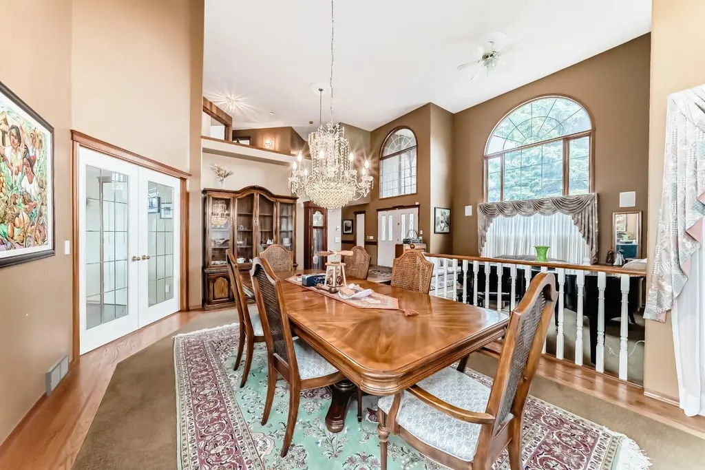 448 Mckenzie Lake Bay SE Calgary AB T2Z 2H4