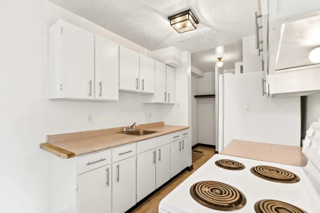 35 Nash Street Red Deer AB T4P 1X9