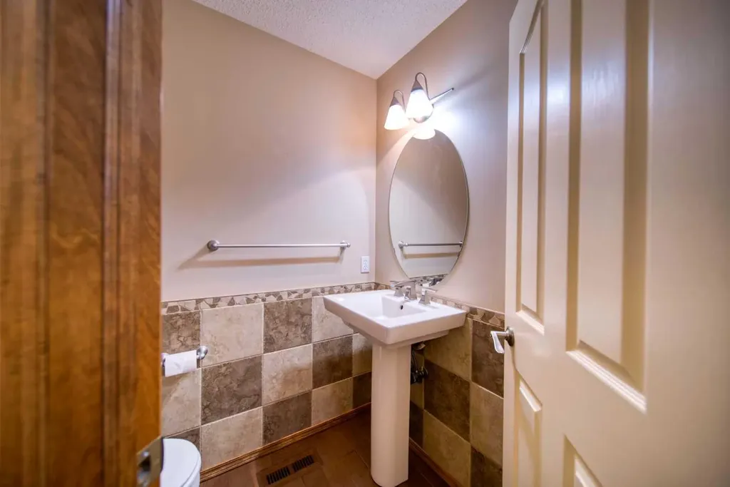 329 Springmere Way Chestermere AB t1x 1n9