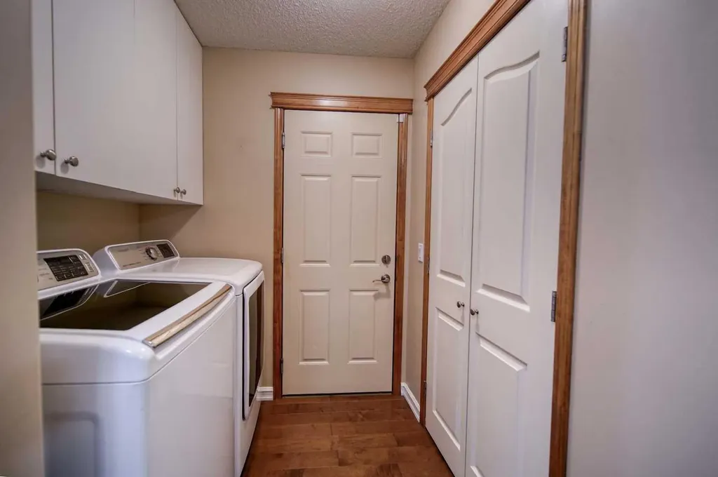 329 Springmere Way Chestermere AB t1x 1n9