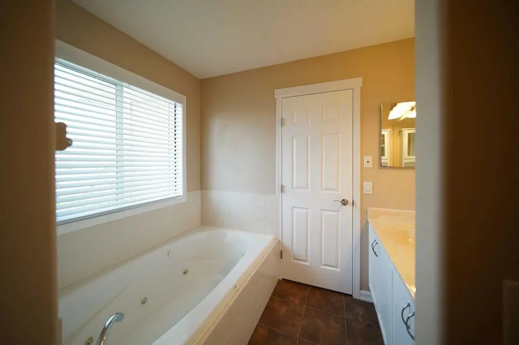 329 Springmere Way Chestermere AB t1x 1n9