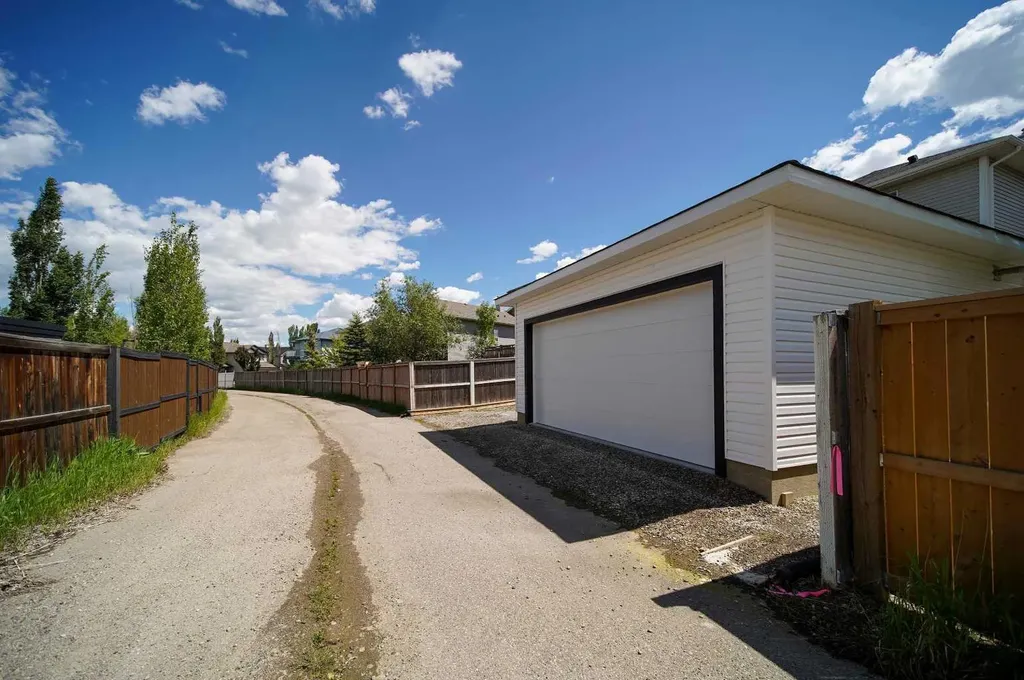 329 Springmere Way Chestermere AB t1x 1n9
