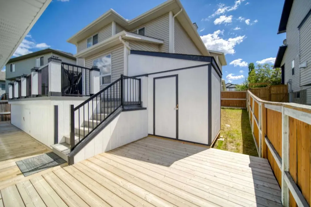 329 Springmere Way Chestermere AB t1x 1n9