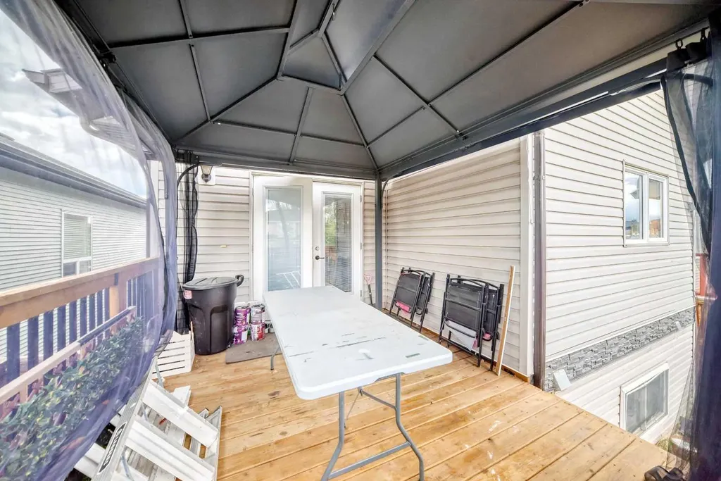 19 Charles Avenue Red Deer AB T4P 0L8