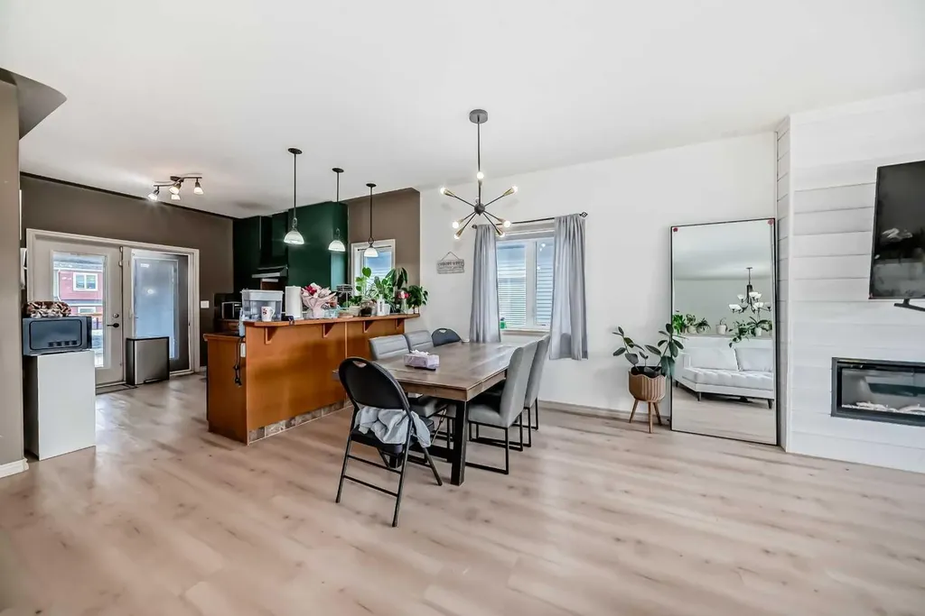 19 Charles Avenue Red Deer AB T4P 0L8
