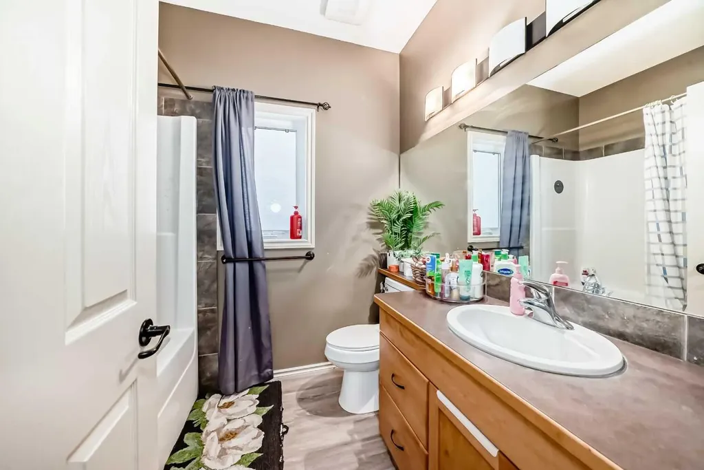 19 Charles Avenue Red Deer AB T4P 0L8