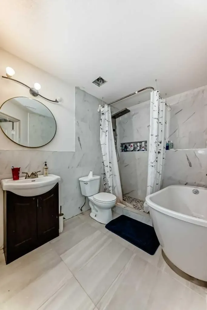 19 Charles Avenue Red Deer AB T4P 0L8