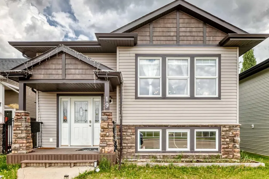 19 Charles Avenue Red Deer AB T4P 0L8