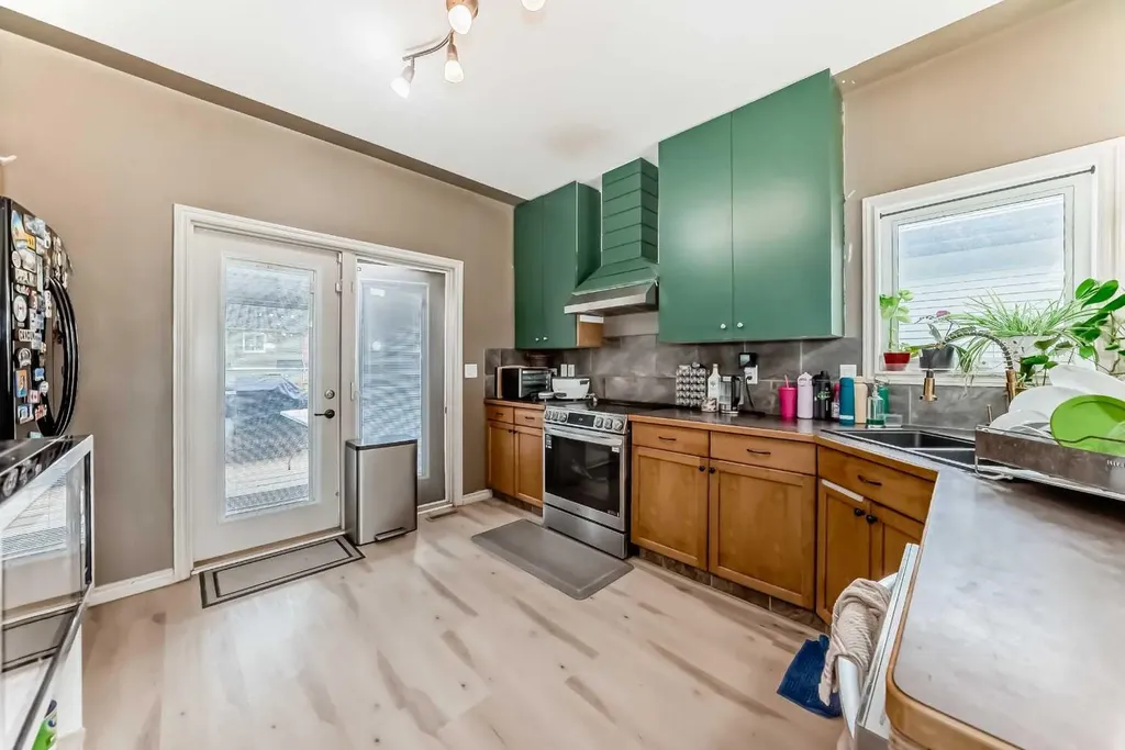 19 Charles Avenue Red Deer AB T4P 0L8