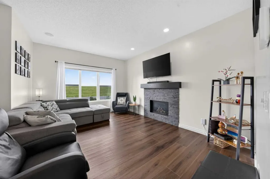 665 Copperpond Boulevard SE Calgary AB T2Z 3M4