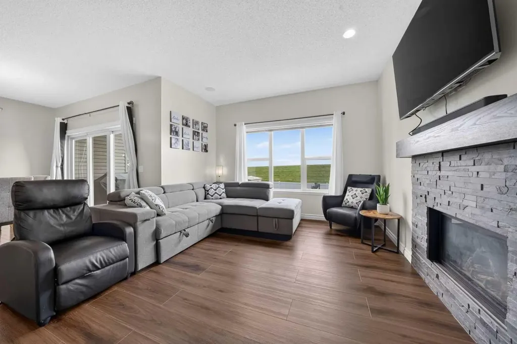 665 Copperpond Boulevard SE Calgary AB T2Z 3M4