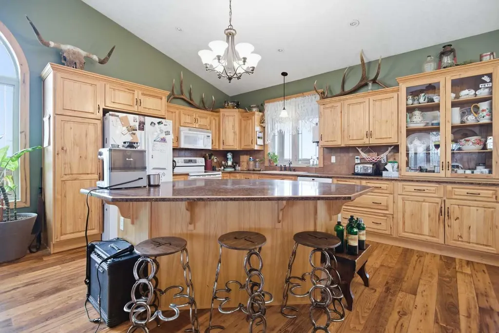 19472 Township Road 355 Big Valley AB T0J 0J0