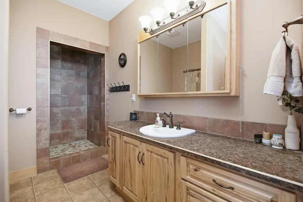 19472 Township Road 355 Big Valley AB T0J 0J0